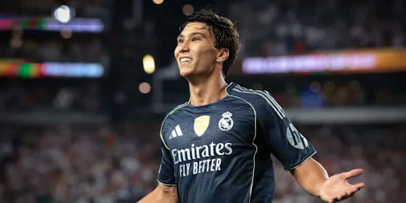 Gonzalo García trở thành “số 9” hoàn hảo của Real Madrid