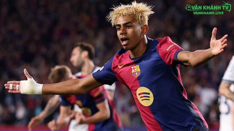 Lamine Yamal tỏa sáng với những pha bóng đột phá trong màu áo Barcelona.