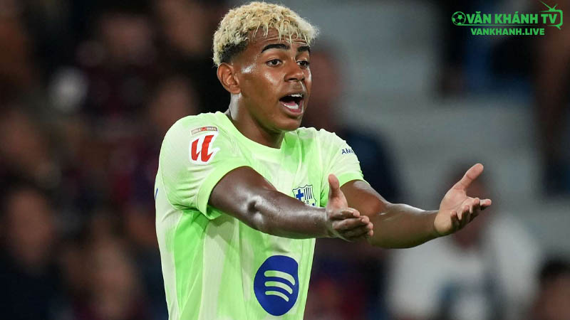 Dani Carvajal cảnh báo Lamine Yamal về những sai lầm sắp tới trên con đường chinh phục Ballon d'Or.