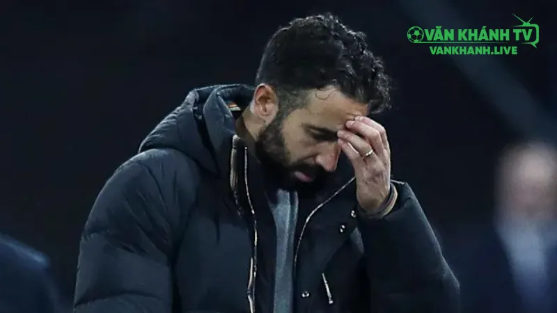 Ruben Amorim chịu áp lực sau khởi đầu nghèo nàn cùng Man Utd.