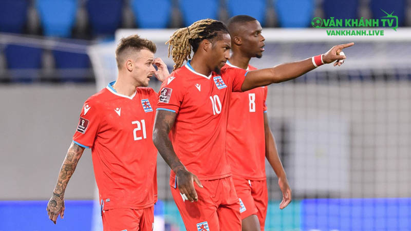 Luxembourg gặp khó khăn trên sân nhà