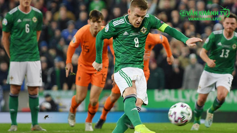 Bắc Ireland tự tin hành quân đến Luxembourg